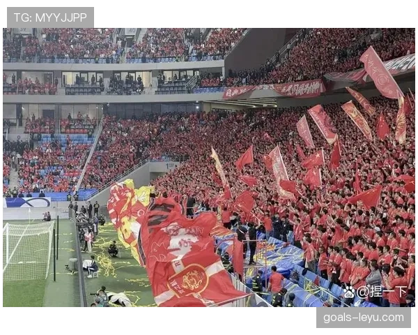 赛季门票热销，球迷热情高涨期待精彩赛事回归