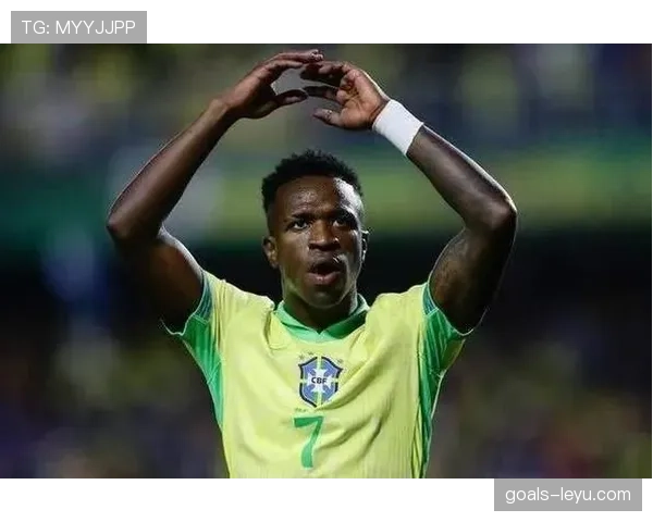 凯塞多：从贫民窟走出的足球巨星，以奋斗精神与非凡才华赢得世界赞誉