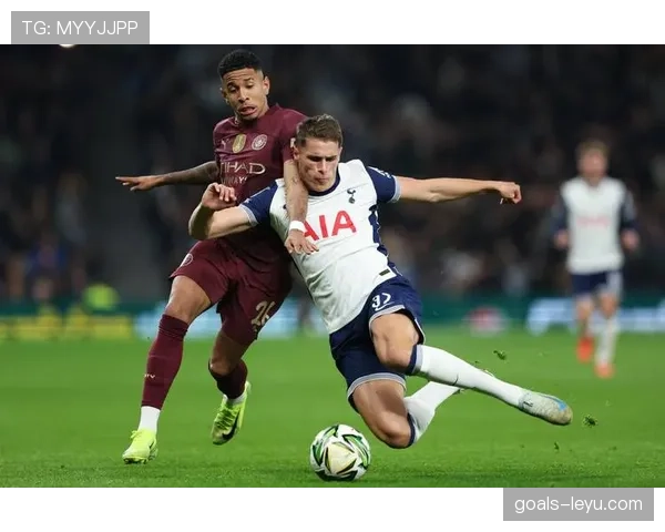 萨里执教英超球队近期表现稳健,战术体系持续提升 萨里执教英超球队近期表现稳健,战术体系持续提升