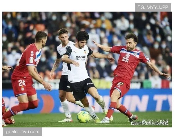 瓦伦西亚:重建进程缓慢,对球队竞争格局带来阶段性制约 瓦伦西亚:重建进程缓慢,对球队竞争格局带来阶段性制约