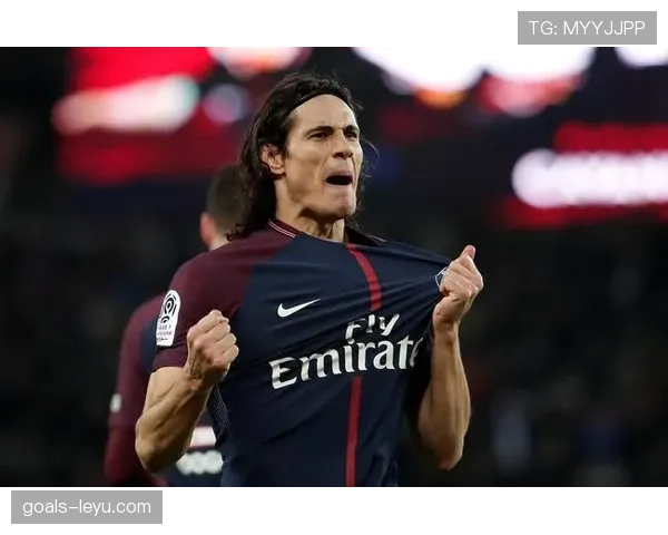 卡瓦尼居然不是大明星，居家气质比球场还让人惊讶！